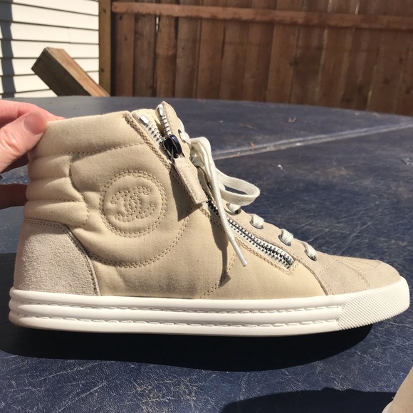 Chanel CC high tops size 37 Authentic. - Picture 4 of 9